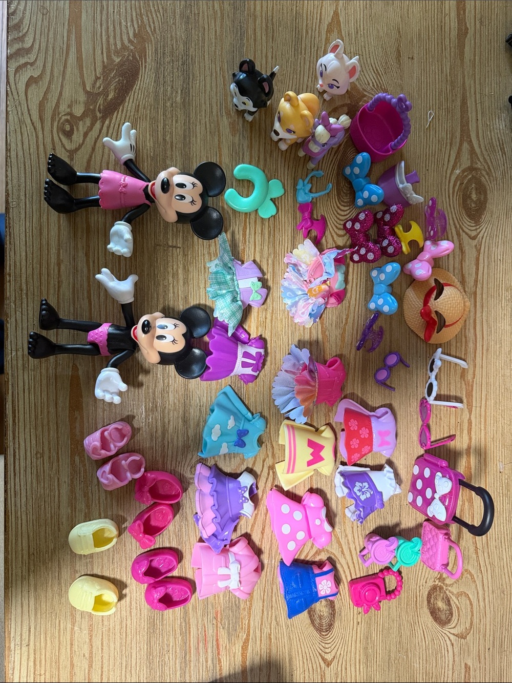 Disney Minnie Mouse Dress-Up Playset with Accessories & Pets - Kids Toys